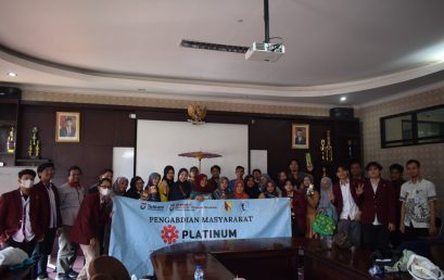 Pengabdian Masyarakat PLATINUM Kelas Teknik Pemasaran Digital
